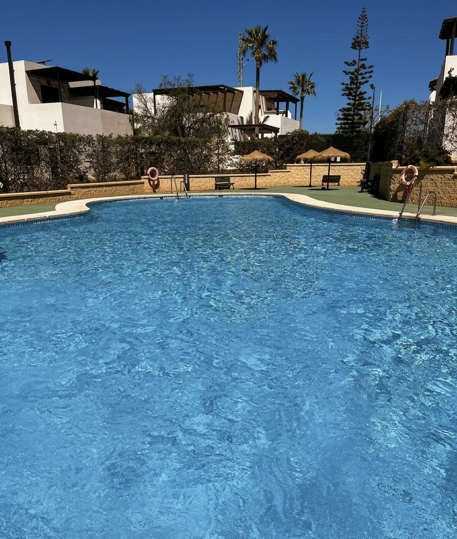 Piscina comunitaria · Cortijos del Sotillo